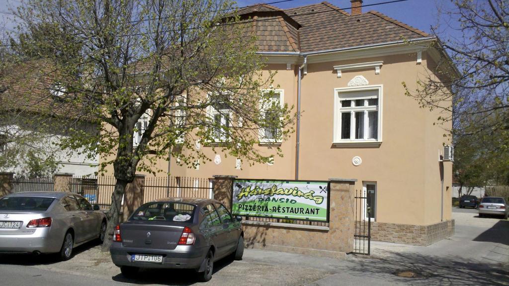 Pápa Harsfavirag Vendeghaz Bed & Breakfast エクステリア 写真