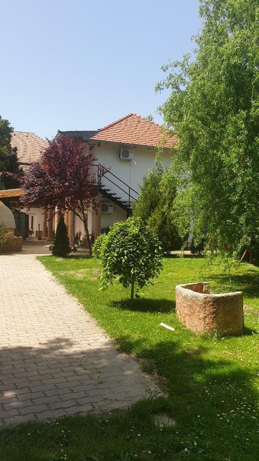 Pápa Harsfavirag Vendeghaz Bed & Breakfast エクステリア 写真
